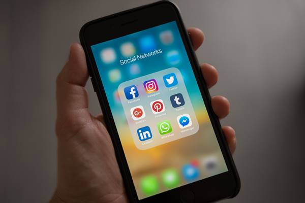 Membuat Akun Media Sosial Khusus Bisnis