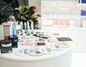 10 Kandungan Skincare Yang Bagus Untuk Kulit Berjerawat