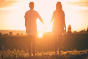 Inilah 9 Tanda Kamu Sedang Jatuh Cinta