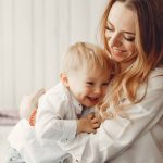 7 Cara Menjadi Single Mom yang Tangguh dan Bahagia
