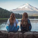 8 Cara Mendapatkan Teman Baru Saat Traveling