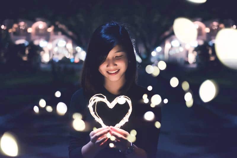 Tetap Romantis Meski LDR dengan 6 Tips Ini
