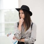 11 Tips Gaya Berpakaian Saat Traveling Menggunakan Pesawat