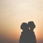 Bingung Punya Pasangan yang Terlalu Mengekang? Coba 7 Cara Ini Biar Hati Tentram!