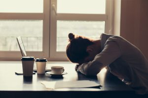 10 Penyebab Kamu Tiba-Tiba Down