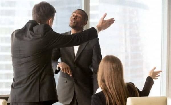 Kata Kata Sindiran buat Teman Egois yang Menusuk Hati