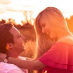 9 Rahasia yang Bisa Bikin Hubunganmu dengan Orang Rumah Romantis Selamanya
