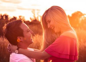 9 Rahasia yang Bisa Bikin Hubunganmu dengan Orang Rumah Romantis Selamanya