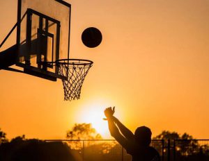 Tujuan Permainan Bola Basket: Dari Keranjang Buah Persik Hingga Sepatu Air Jordan