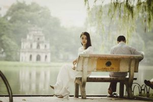 7 Cara Berdamai Setelah Bertengkar Hebat dengan Suami Istri