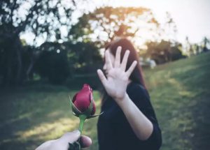 7 Cara Buat Cewek Menyesal Menolak Cinta Kamu
