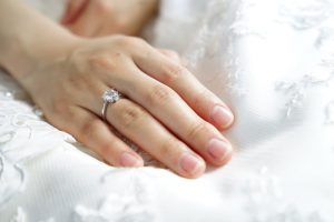 Suami Selingkuh Istri Tetap Bertahan? Mungkin Inilah Sebabnya