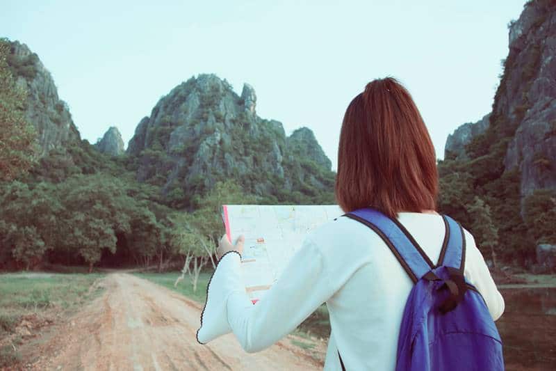 12 Tips Solo Traveling Bagi Perempuan yang Aman